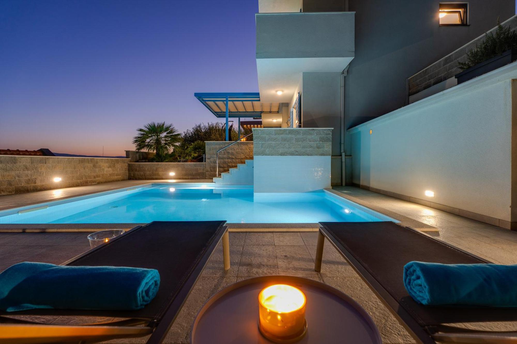 Villa Allegra With 32Msq Heated Pool, 300M Far From Sandy Beaches, Open Sea View 오미스 외부 사진
