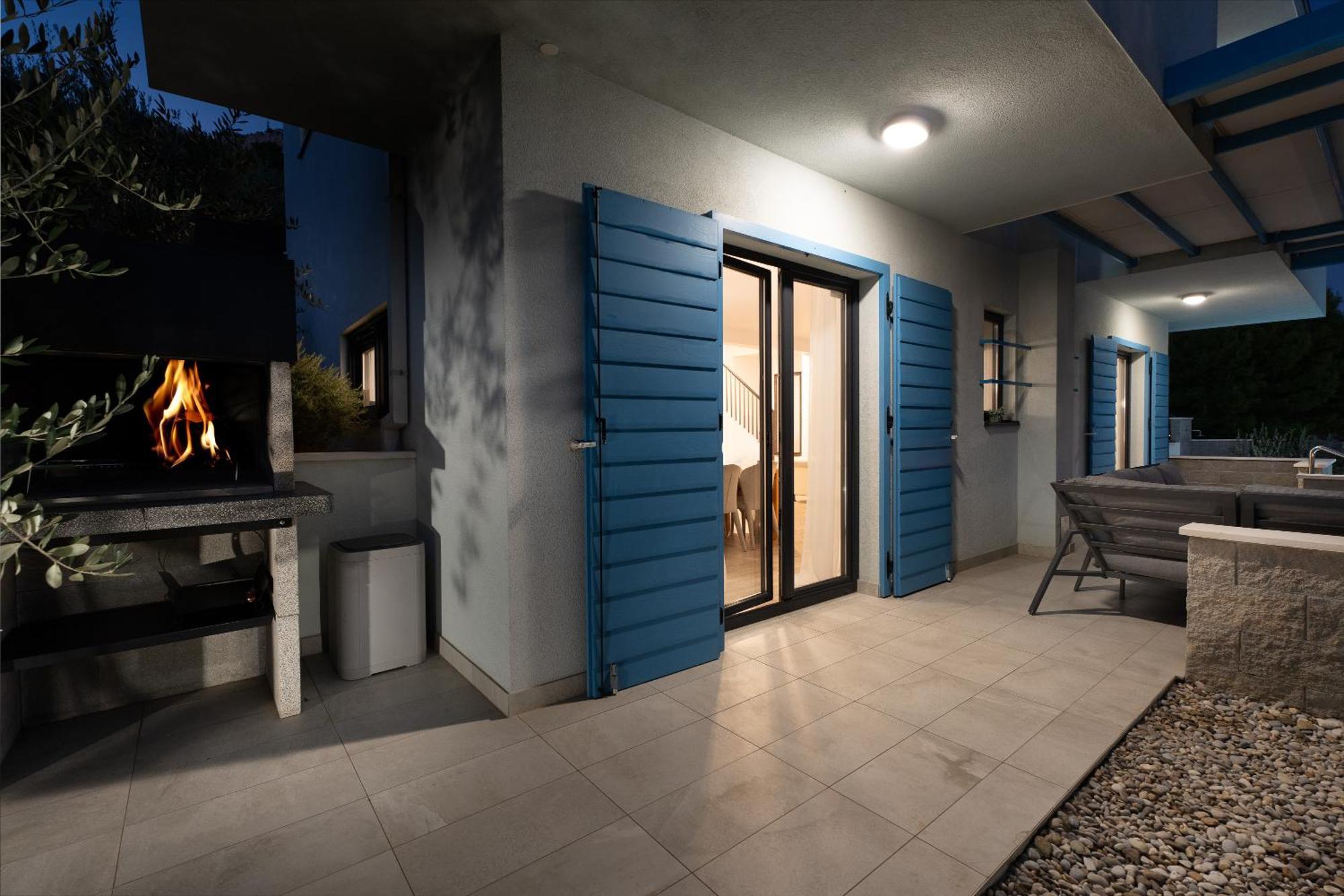 Villa Allegra With 32Msq Heated Pool, 300M Far From Sandy Beaches, Open Sea View 오미스 외부 사진