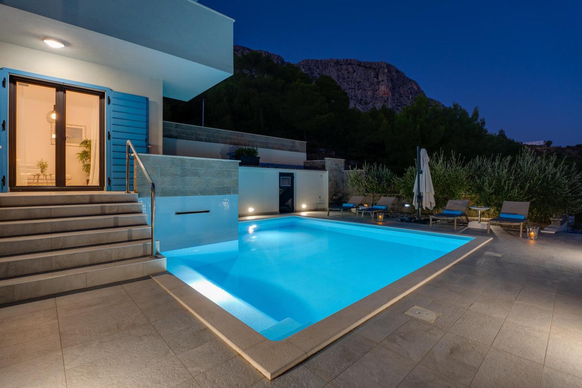 Villa Allegra With 32Msq Heated Pool, 300M Far From Sandy Beaches, Open Sea View 오미스 외부 사진
